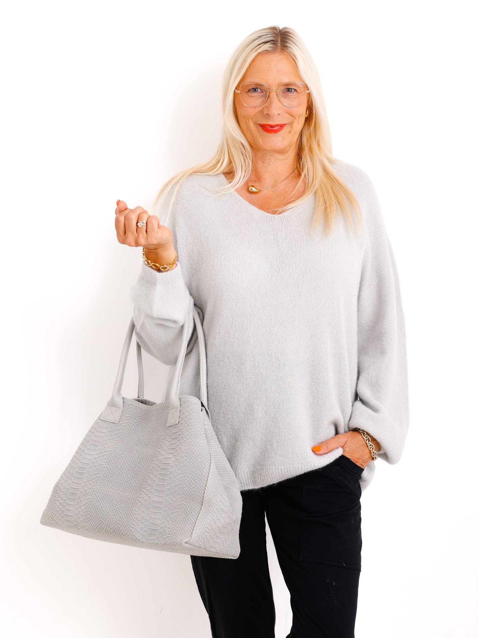 Amara™ Pullover - various colors