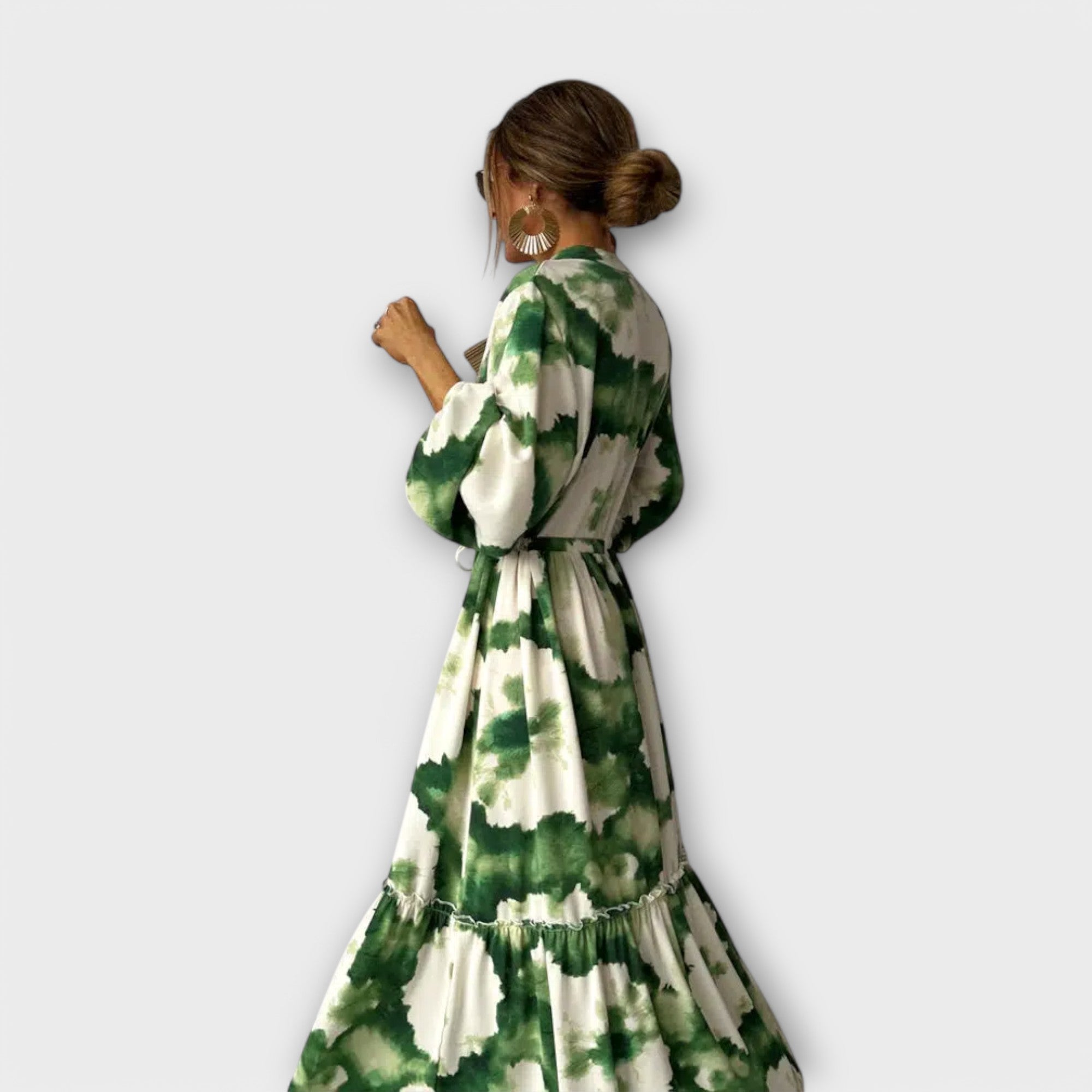 Amara™ | Green Maxi Dress with Long Sleeves and V-Neck