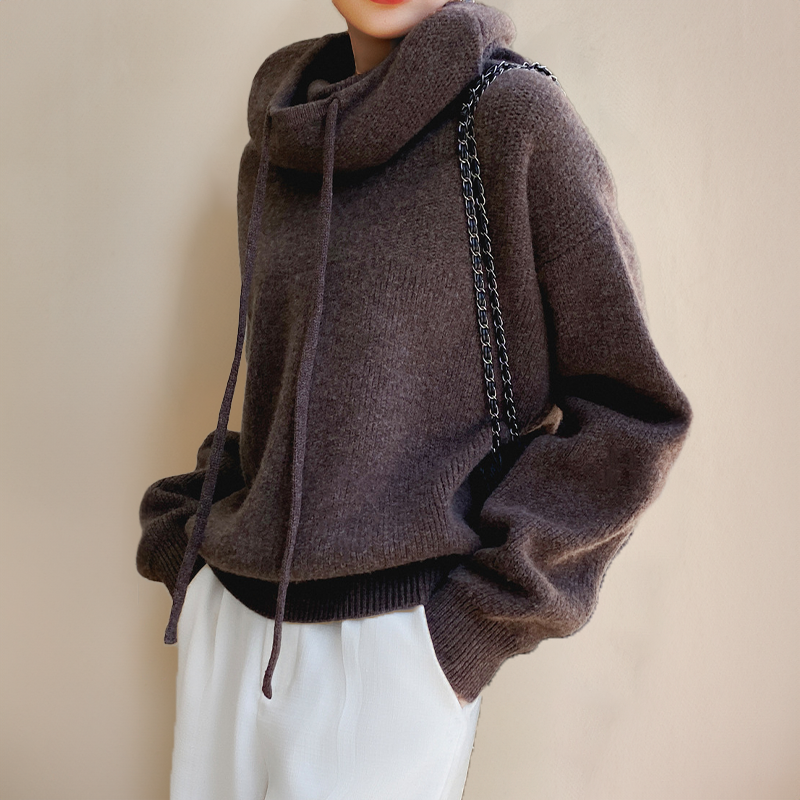 Amara™ - Elegant high-neck jumper