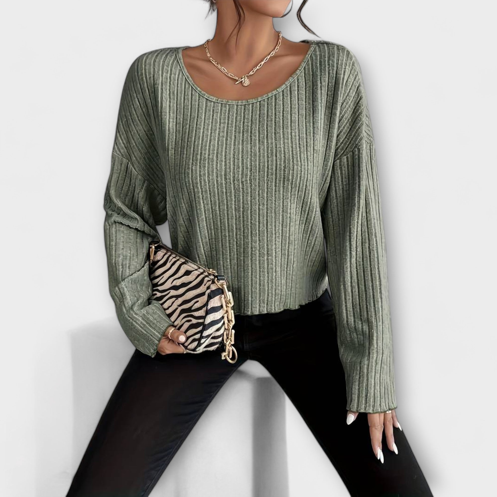 Amara™ | Modern Ribbed T-Shirt with Round Neck