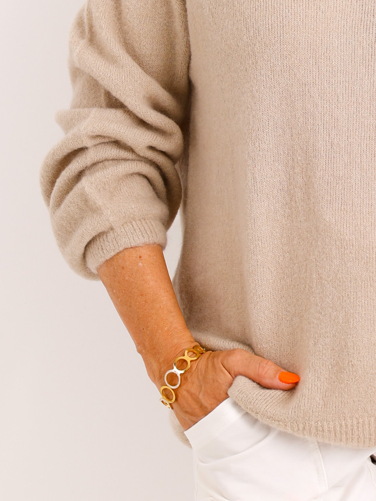 Amara™ Pullover - various colors